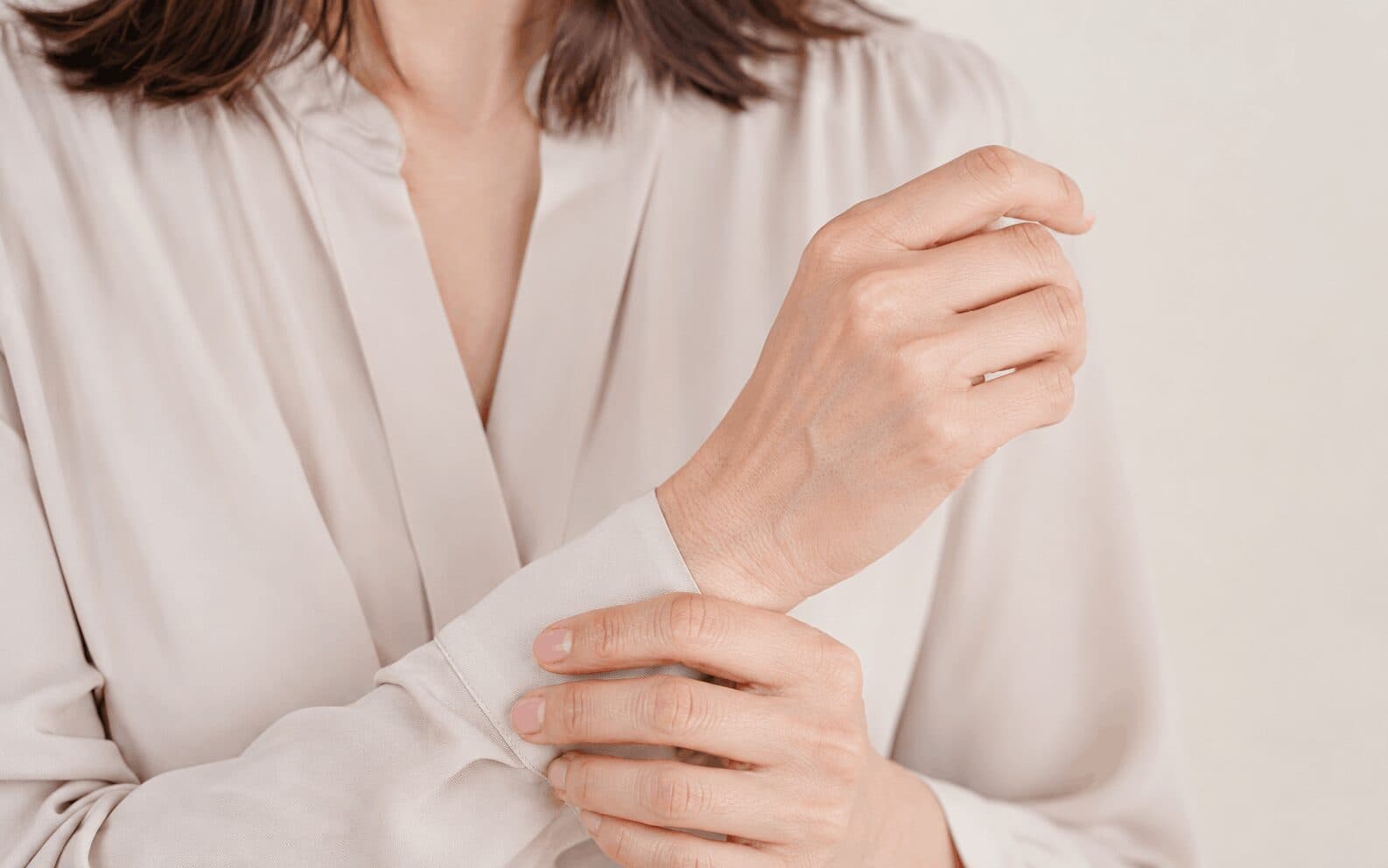 乾燥やシワっぽさを人に見られたくない悩みのイメージ
